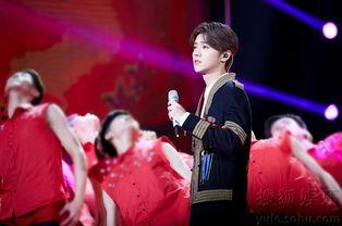 鹿晗五四晚会视频,青春风采闪耀舞台